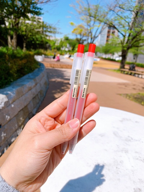Bút đánh dấu highlight MUJI 2 đầu