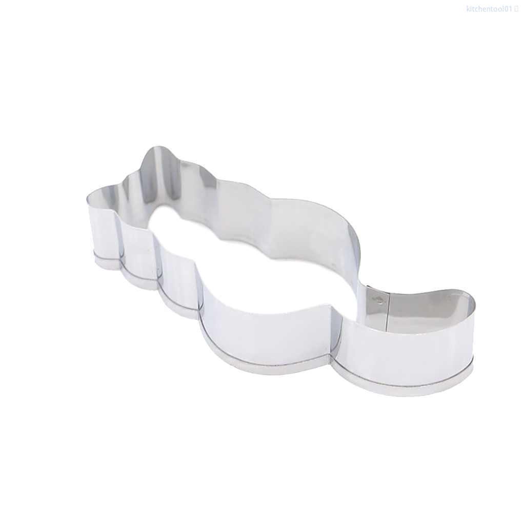 Khuôn làm bánh hình con mèo nhiều kiểu dáng khác nhau dùng để cắt bột bánh mềm làm bánh quy giáng sinh cho nhà bếp