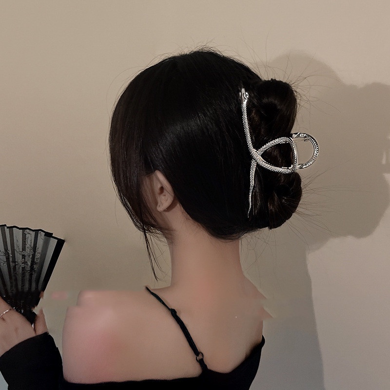 Kẹp Tóc Hình Cá Mập Bằng Kim Loại Thiết Kế Tinh Tế