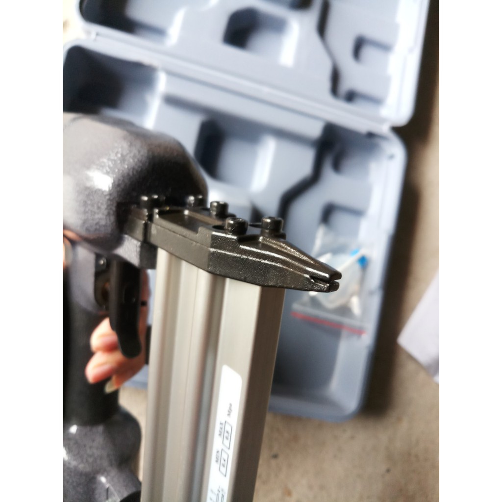 Súng bắn đinh gỗ F50 DBM
