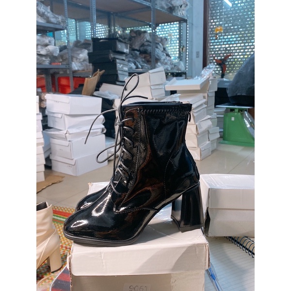 Boot Cao Cổ Da Bóng Gót Vuông Buộc Dây Khóa Sau Cá Tính (Fullbox) | BigBuy360 - bigbuy360.vn