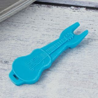 Cậy chốt đàn guitar kim loại