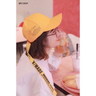 Mũ lưỡi trai dây vàng