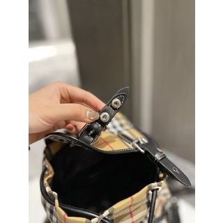 Balo Thể Thao Burberry Cỡ Lớn Chất Liệu Da Thời Trang Cho Nữ