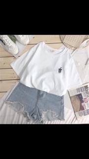 Áo phông logo trà sữa HARIQUEEN
