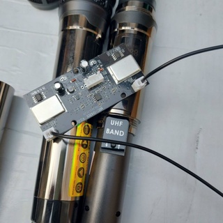 Micro Không Dây UGX UHF SET Tần Số Siêu Chất Giành Cho Loa Kéo