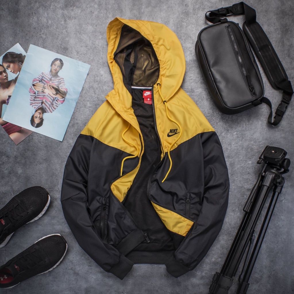 NIKE - Áo khoác thể thao nam nữ Nike Sportswear Men's Windrunner Jacket - Đen x Vàng