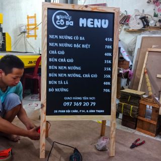 Bảng menu viết phấn 4 chân 2 mặt ( 60x120)(tặng kèm 1 bảng treo+ phấn)