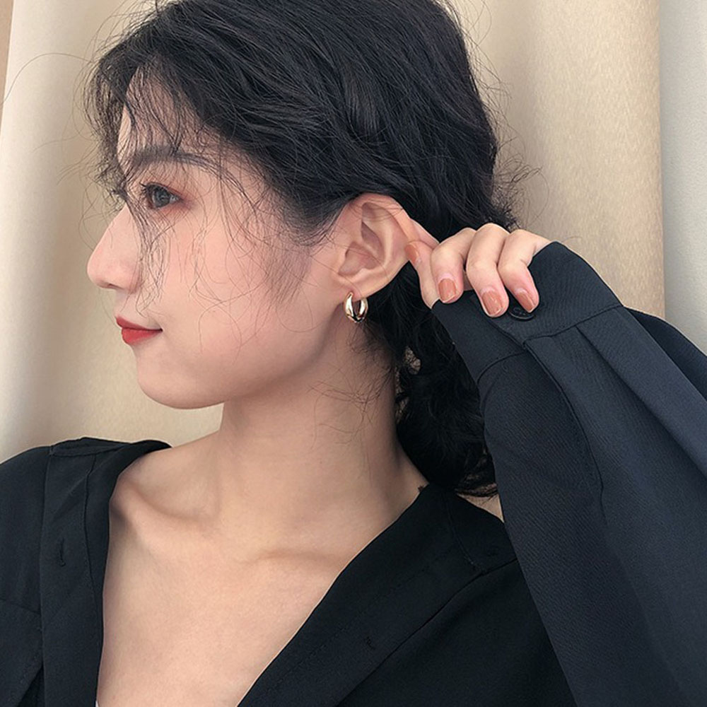 Hoa Tai Dáng Dài Thiết Kế Hình Học Thanh Lịch