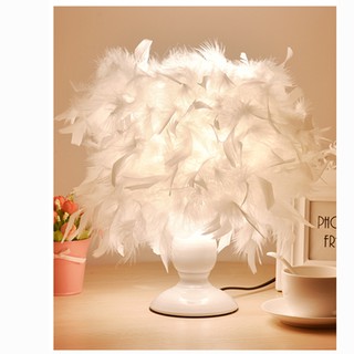 Đèn ngủ lông vũ mẫu chân bình trắng 28x25cm