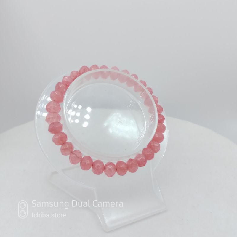 Vòng tay chuỗi hạt màu hồng