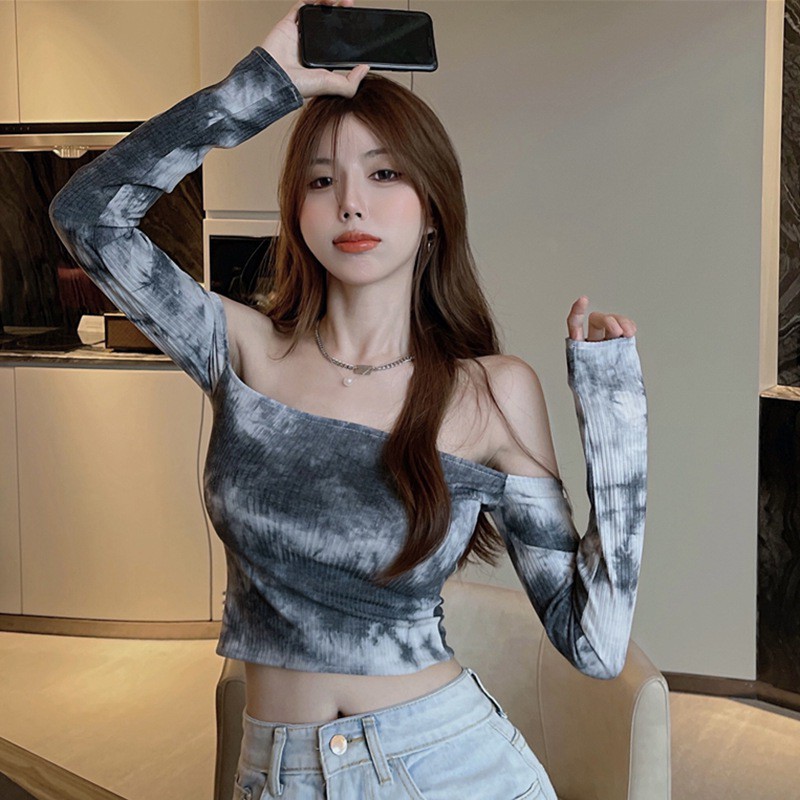 Áo Dệt Kim Tay Dài Hở Vai Màu Nhuộm Phong Cách Hàn Quốc