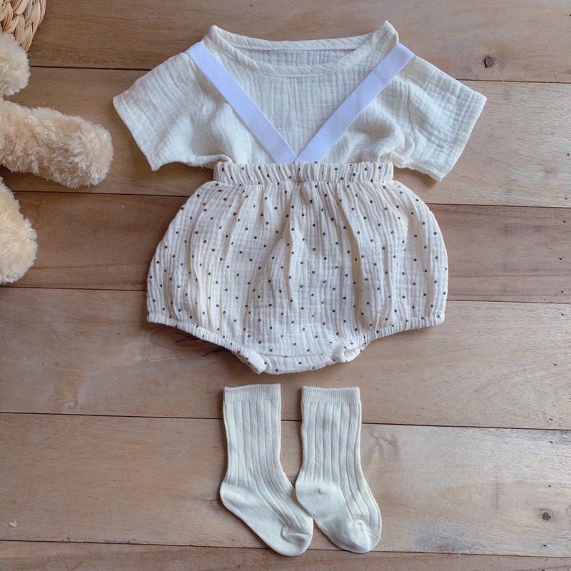Yếm quần bí kèm áo xô muslin dây thun mềm mịn cho bé