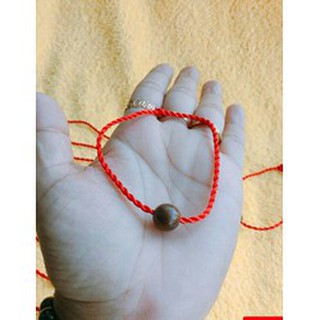 Dây đeo tay đỏ may mắn