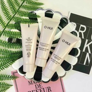 Sữa rửa mặt ohui miracle moisture cleansing foam 40ml