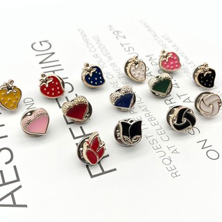 Pin cài áo dạng cúc