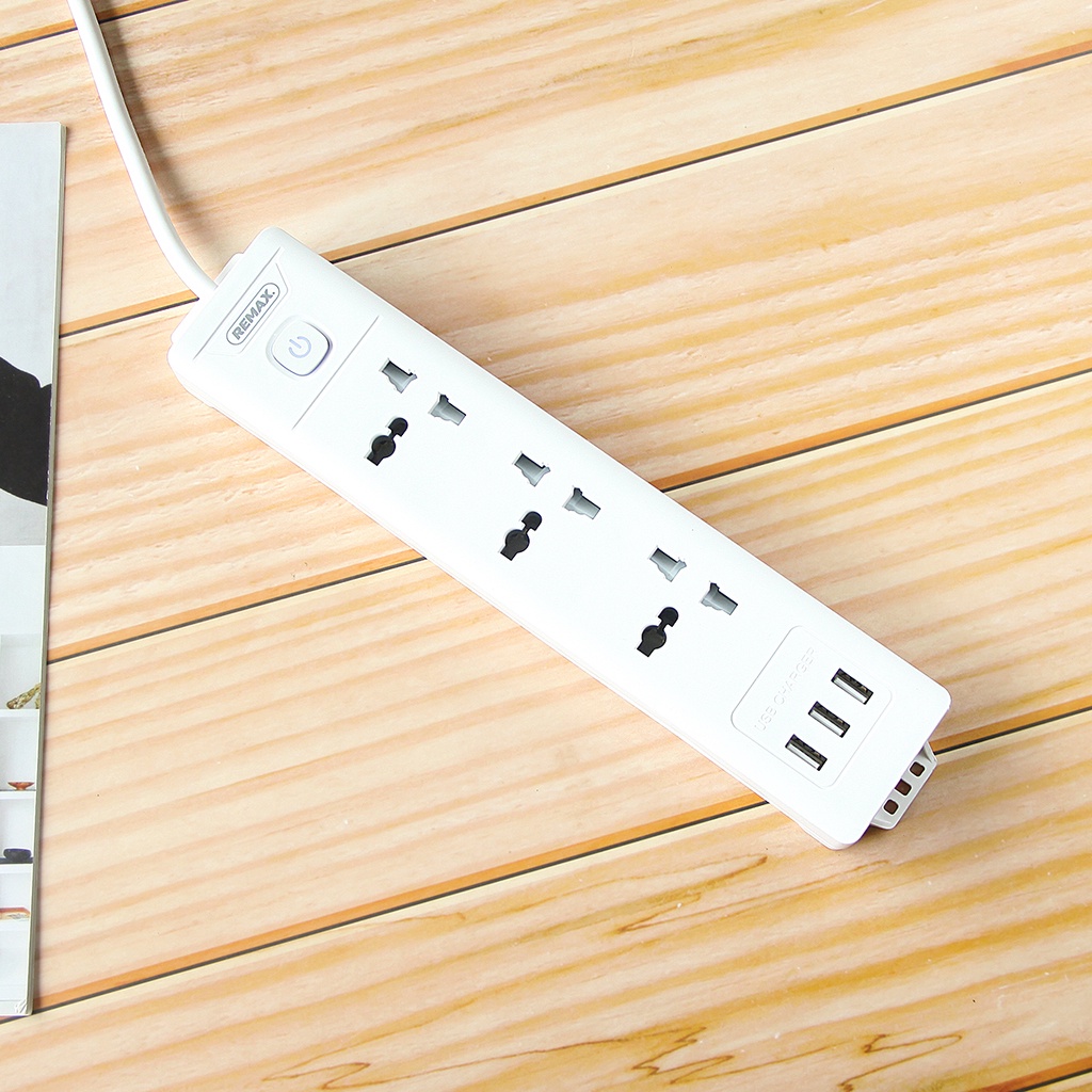 Ổ Cắm Điện Đa Năng Thông Minh Remax RV-03 - 3 Cổng USB Sạc Nhanh 5V-2.4A Công Suất 2500W Remax Việt Nam