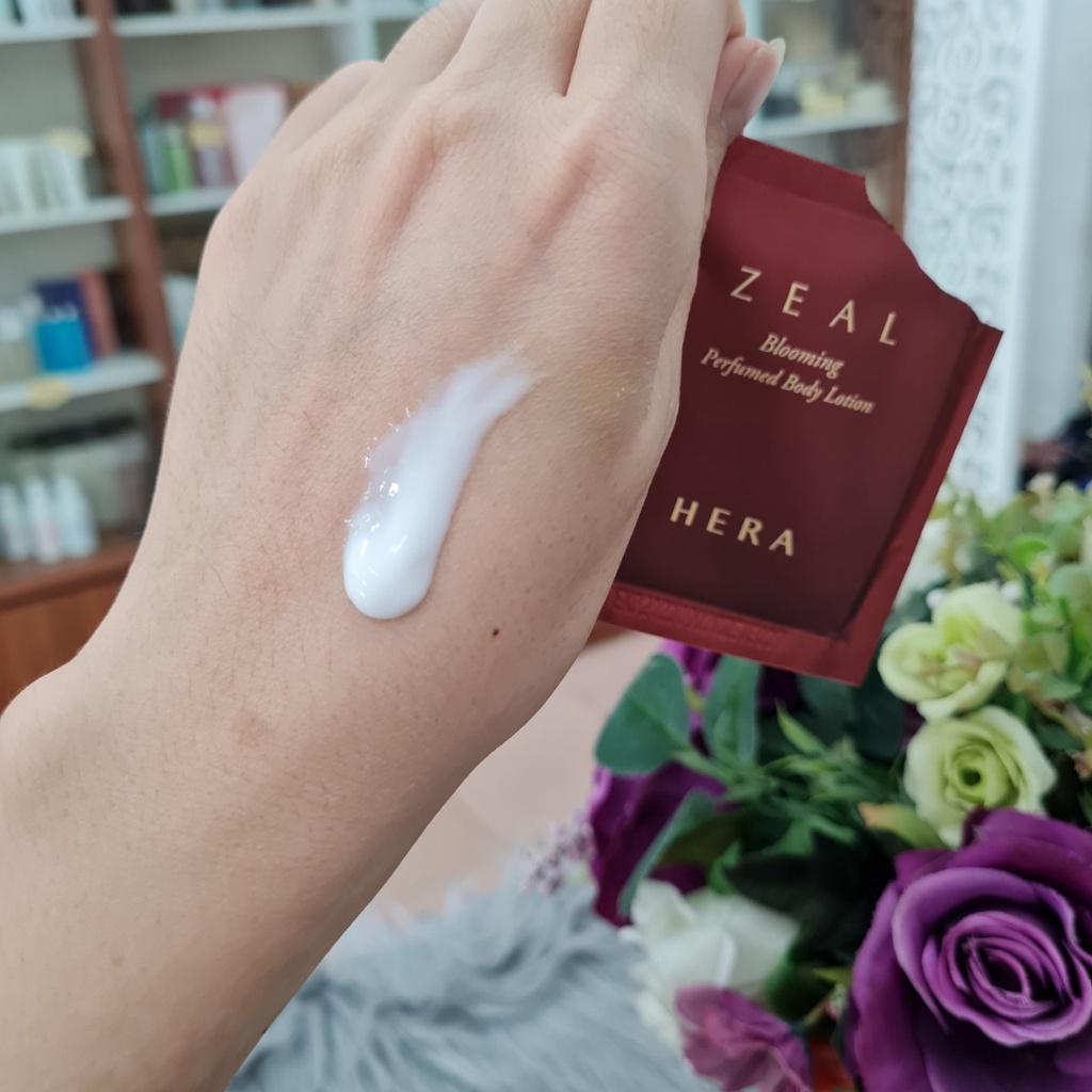 Sữa tắm cao cấp hương nước hoa Hera Blooming Perfumed Showed Gel và dưỡng body 4ml