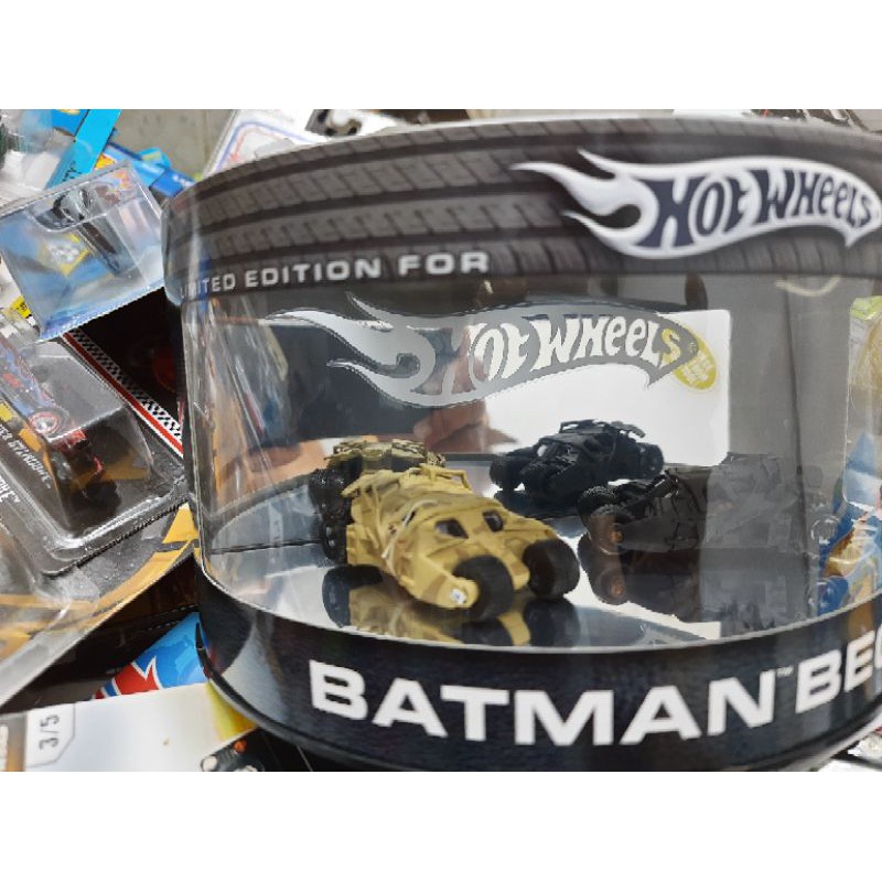 Bộ 2 Xe Hot Wheels Collector Batmobile,  hàng siêu hiếm