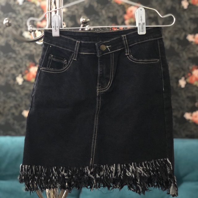 VÁY JEANS ĐEN 100k