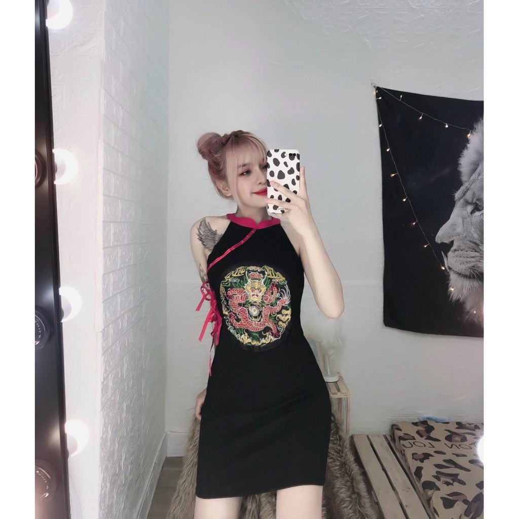 Đầm 3 lỗ yếm ôm body viền cổ tàu in hình siêu xinh , chất thun bozip mềm mịn