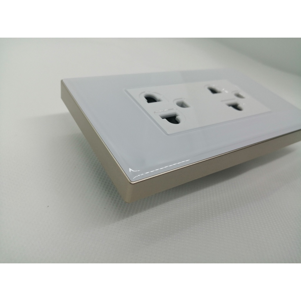 Ô cắm đôi 3 chấu mặt kính cường lực Panasonic