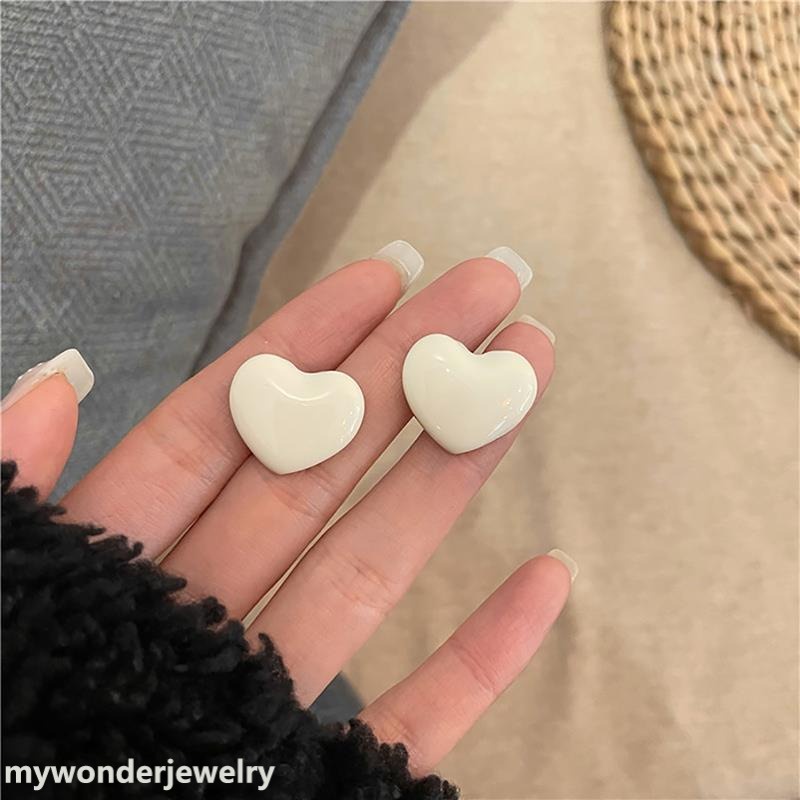 Korean Fresh Water Pearl Earrings Women Retro French Elegant Silver Needle Temperament Premium Sense Stud Earrings Earrings