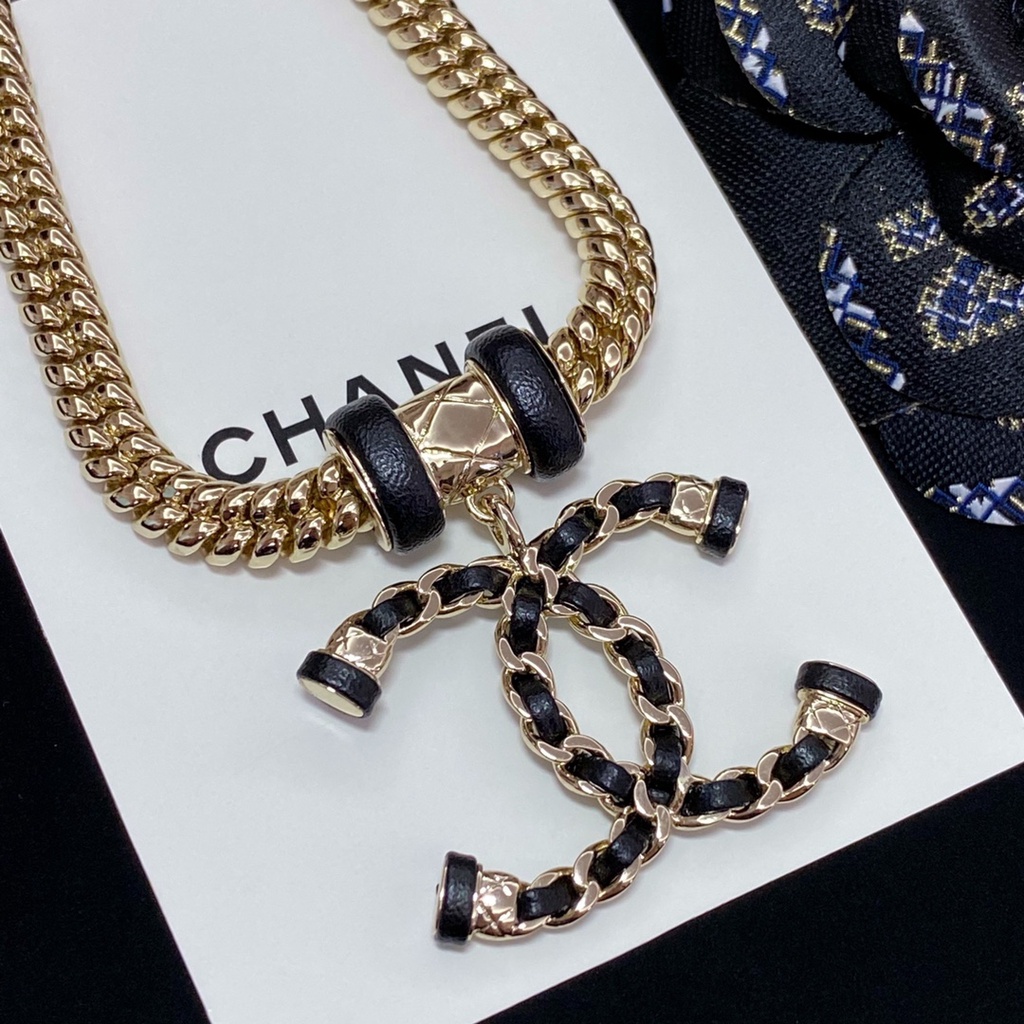 Dây chuyền dây da hai mặt chữ C đính đá kim cương đen thời trang