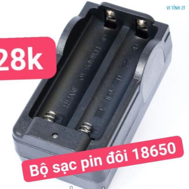 Bộ sạc pin đôi đa năng dùng cho các loại pin li-ion 18650 có đèn báo