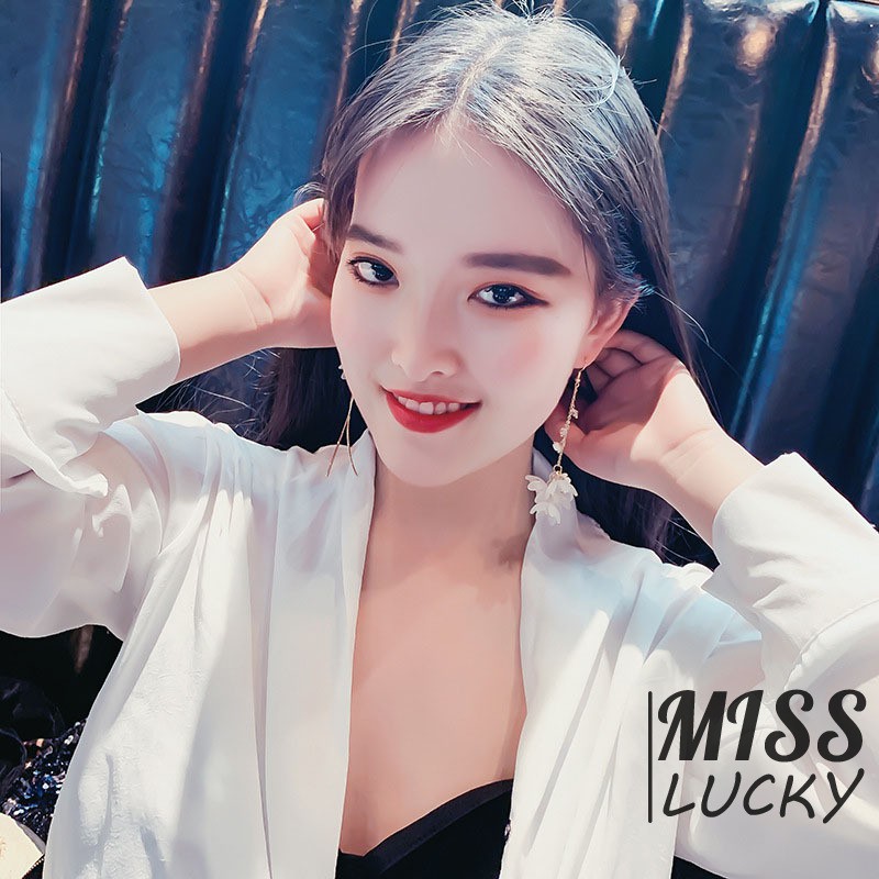 Khuyên tai nữ kiểu dáng không đối xứng thời trang cá tính