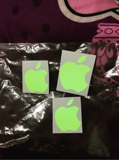 Miếng dán logo táo sáng dạ quang cho IPAD, MACBOOK