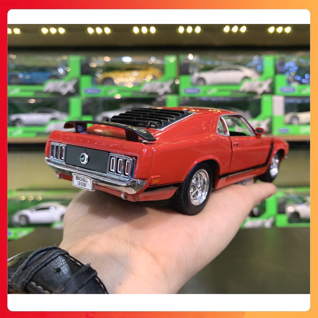 Mô hình xe Ford Mustang Boss 302 tỉ lệ 1:24 Welly