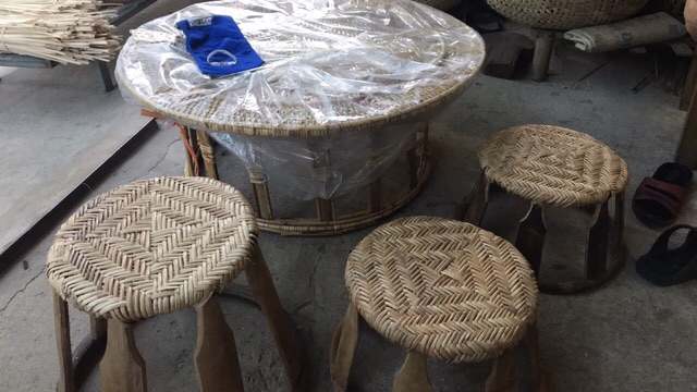 Ghế mây đan thủ công