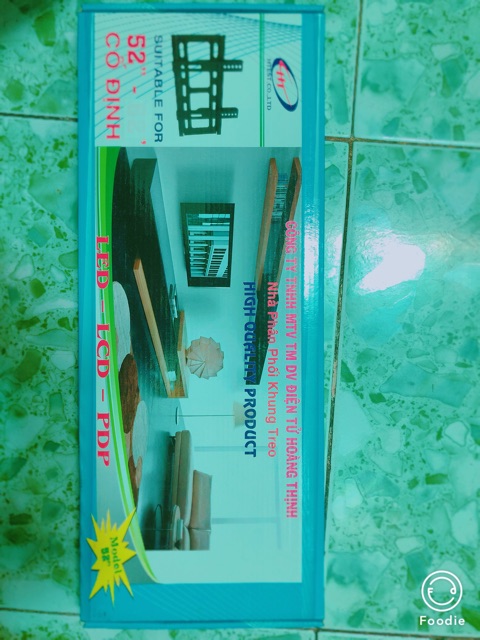 Khung treo tivi 52 inh cố định ôm thẳng tường có thể gắn được cho tivi từ 32-65 inh