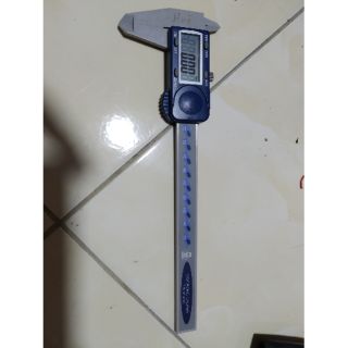 Thước cặp điện tử 0-150mm bằng nhựa