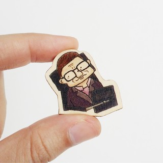 Huy Hiệu Cài Áo Gỗ Stephen Hawking PS014
