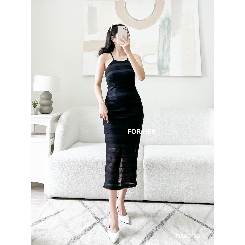 Đầm ren cổ yếm ôm body trơn DA0569