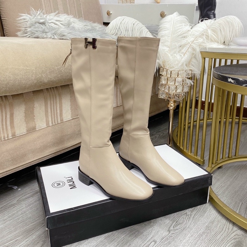 Boot đùi da mềm mũi tròn khuy chữ H
