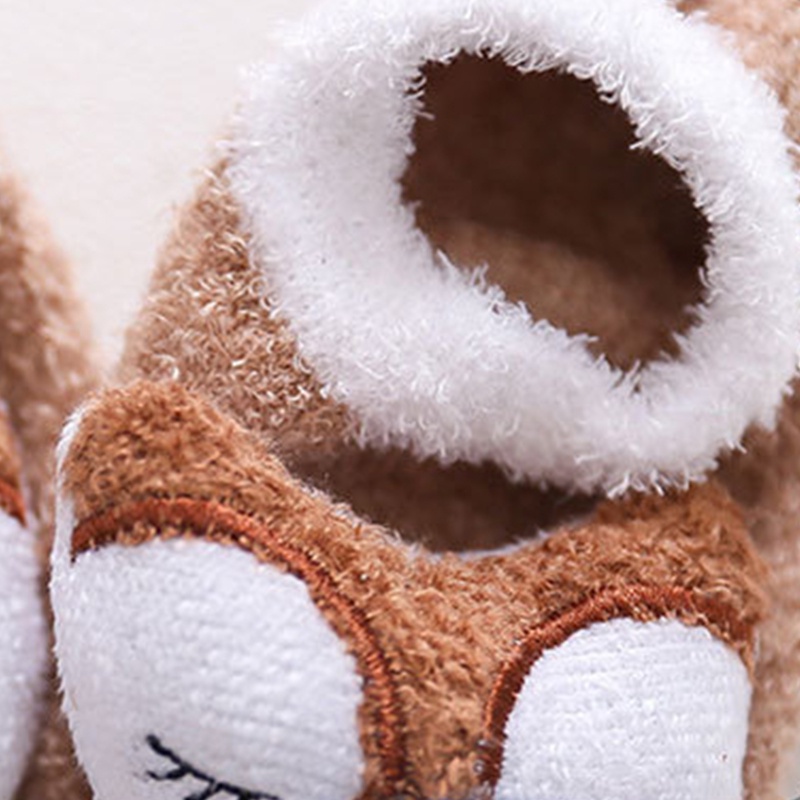 Đôi vớ dày giữ ấm chống trượt họa tiết hoạt hình dễ thương cho bé