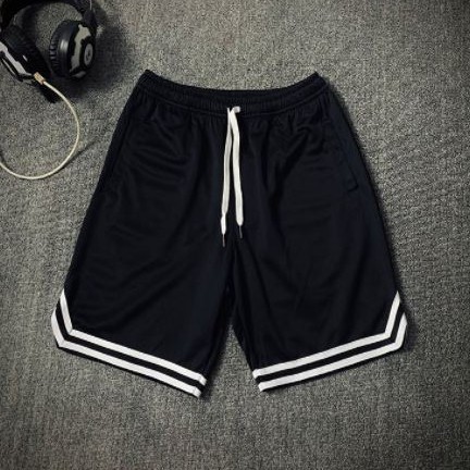 Quần đùi thể thao Unisex nam nữ phối chữ V thời trang | BigBuy360 - bigbuy360.vn