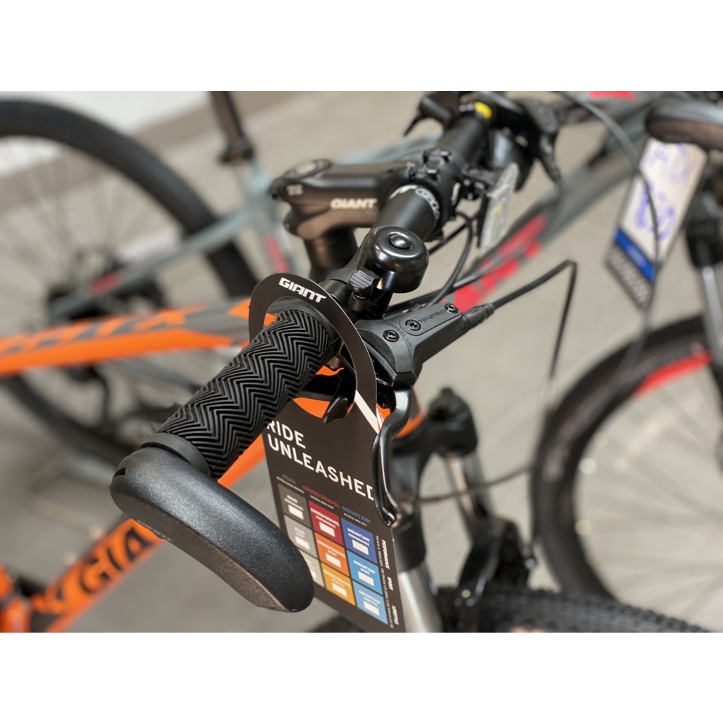 Xe đạp thể thao thao Giant ATX 830