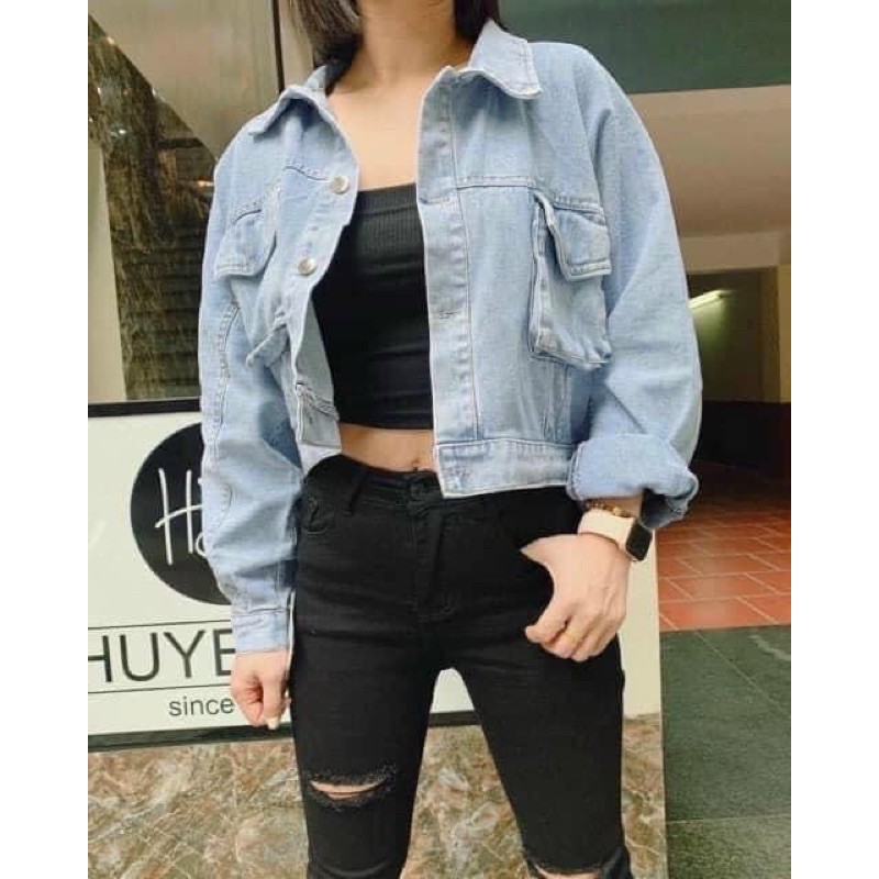 Áo khoác bò túi hộp hot trend