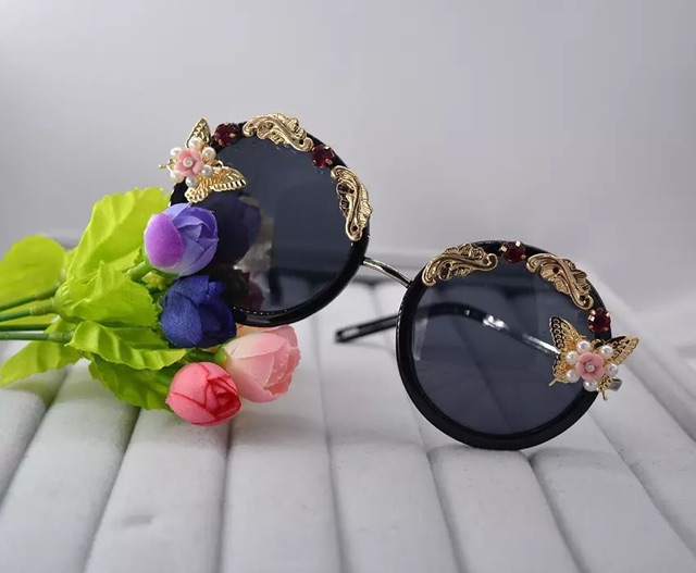 Kính hình mặt trời viền bướm  cho phụ nữ sang trọng 2019 thương hiệu MINCL!