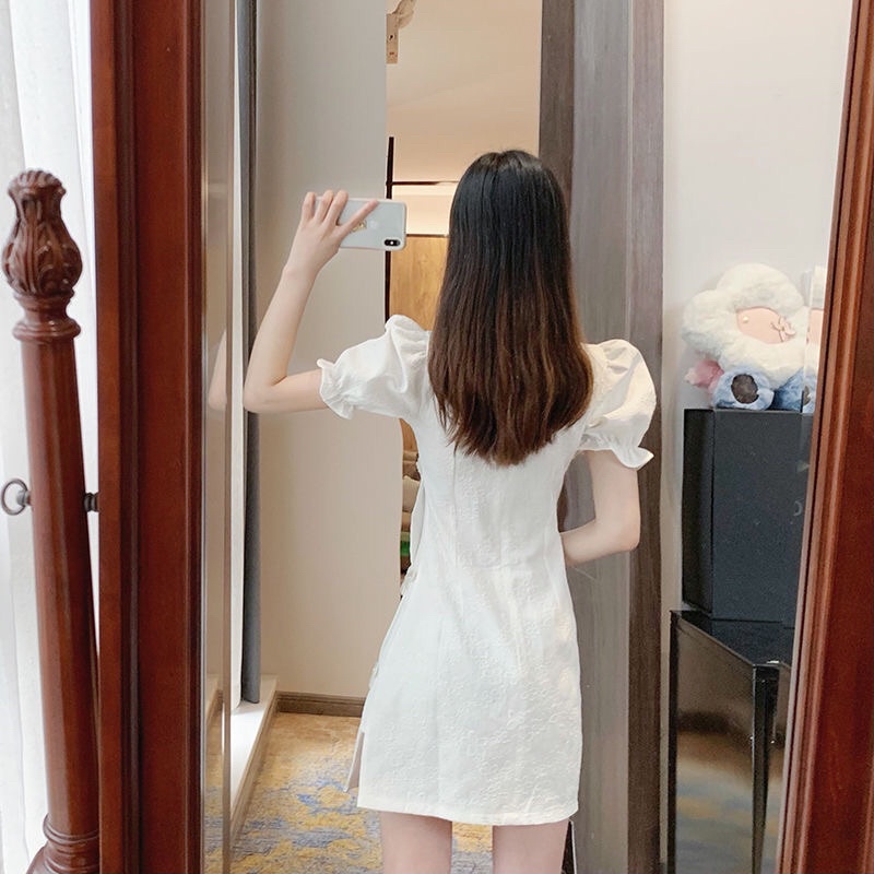 Đầm sườn xám khoét ngưc phong cách Trung Hoa