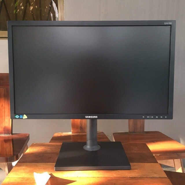 Màn hình 24 inch,lcd 24 inch samsung xoay ngang dọc , chất lượng hình ảnh 99%