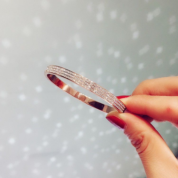 Vòng tay thời trang V82 xi mạ tĩnh điện cao cấp