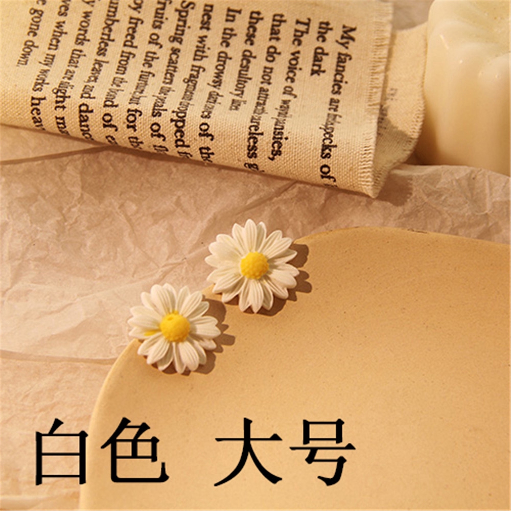 Đôi Khuyên Tai Hình Hoa Cúc Xinh Xắn Cho Nữ