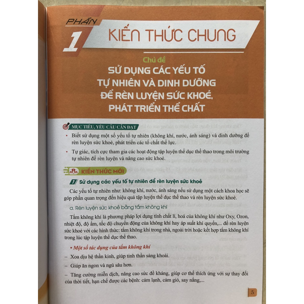 Sách - Giáo dục thể chất 10 - Bóng đá - Cánh Diều