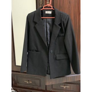 Áo blazer đen nữ dáng ngắn chất vải dày dặn
