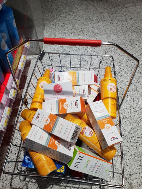 KEM CHỐNG NẮNG KIỀM DẦU EUCERIN OIL CONTROL DRY TOUCH SPF50+ | BigBuy360 - bigbuy360.vn